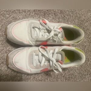 Women’s Nike shoes